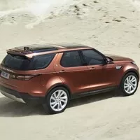 Nový Land Rover Discovery zahazuje ocelový rám