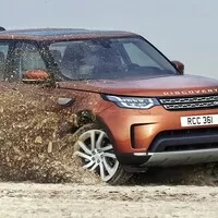 Nový Land Rover Discovery zahazuje ocelový rám