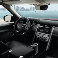 Nový Land Rover Discovery zahazuje ocelový rám