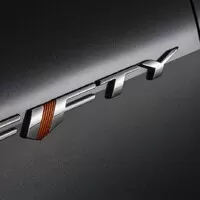 Chevrolet Camaro oslavilo 50 let a jako dárek si naděluje speciální edici