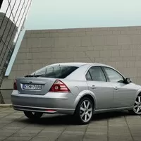 Óda na Mondeo aneb ať žije hranatá krabice!