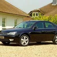 Óda na Mondeo aneb ať žije hranatá krabice!