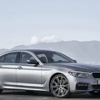 Nová pětka od BMW je větší a lehčí