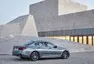 Nová pětka od BMW je větší a lehčí