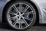 Nová pětka od BMW je větší a lehčí