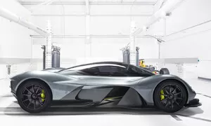 Novinky: Neuvěřitelný přítlak Aston Martinu AM-RB 001