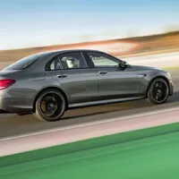 Vrcholné AMG E63 přichází s novým driftovacím módem