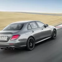 Vrcholné AMG E63 přichází s novým driftovacím módem