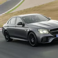 Vrcholné AMG E63 přichází s novým driftovacím módem