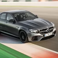 Vrcholné AMG E63 přichází s novým driftovacím módem