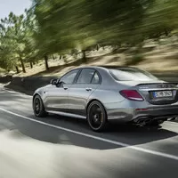 Vrcholné AMG E63 přichází s novým driftovacím módem