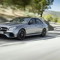 Vrcholné AMG E63 přichází s novým driftovacím módem