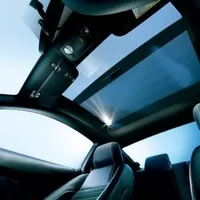 Mustang na černo