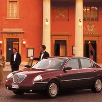 Lancia Thesis: Rodová degenerace