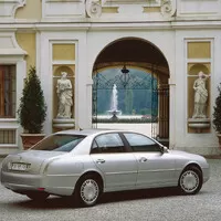 Lancia Thesis: Rodová degenerace