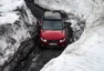Auto pokořilo nejšílenější lyžařský sjezd na světě