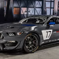Okřídlený Mustang GT4 je závoďák, který nutně potřebujeme