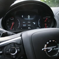 Opel Insignia 2.0 CDTI: Odznak postavení