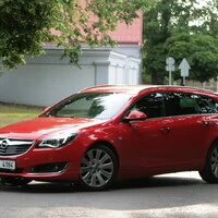 Opel Insignia 2.0 CDTI: Odznak postavení