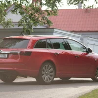 Opel Insignia 2.0 CDTI: Odznak postavení