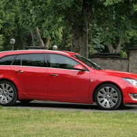 Opel Insignia 2.0 CDTI: Odznak postavení