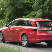 Opel Insignia 2.0 CDTI: Odznak postavení