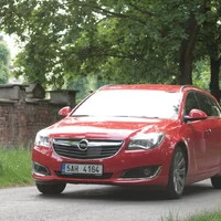 Opel Insignia 2.0 CDTI: Odznak postavení
