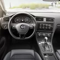 Facelift Volkswagenu Golf – silnější GTI a chcípání při puštění plynu