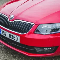 Škoda Octavia 1.0 TSI/85 kW červená exterier