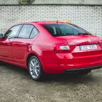 Škoda Octavia 1.0 TSI/85 kW červená exterier