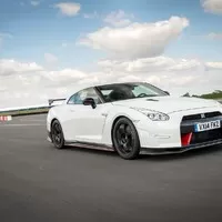 GT-R Nismo přináší na český trh hromadu karbonu