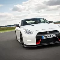 GT-R Nismo přináší na český trh hromadu karbonu