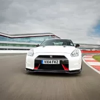 GT-R Nismo přináší na český trh hromadu karbonu