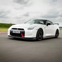 GT-R Nismo přináší na český trh hromadu karbonu