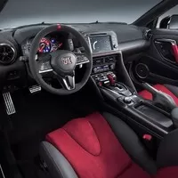 GT-R Nismo přináší na český trh hromadu karbonu