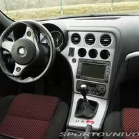 Autíčkář na lovu 03/2014: R4 + R6 + V8