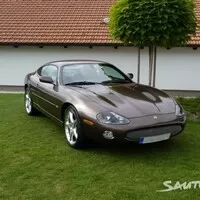 Autíčkář na lovu 03/2014: R4 + R6 + V8