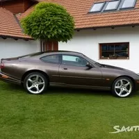 Autíčkář na lovu 03/2014: R4 + R6 + V8