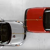 Pětadvacet let vývoje bezpečnosti automobilů v jedné ráně