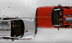 Novinky: Pětadvacet let vývoje bezpečnosti automobilů v jedné ráně