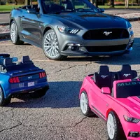 Dětský Mustang od Power Wheels má kontrolu trakce a velký reprák