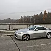 Za volantem Nissanu 350Z: Šarmantní baculka