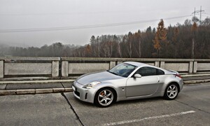 Bazarový snílek, Recenze & testy: Za volantem Nissanu 350Z: Šarmantní baculka