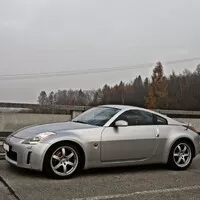 Za volantem Nissanu 350Z: Šarmantní baculka