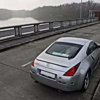 Za volantem Nissanu 350Z: Šarmantní baculka