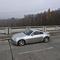 Za volantem Nissanu 350Z: Šarmantní baculka