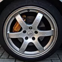 Za volantem Nissanu 350Z: Šarmantní baculka