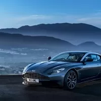 Aston Martin DB11: Bez křídla a přece s přítlakem