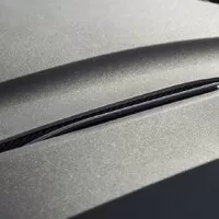 Aston Martin DB11: Bez křídla a přece s přítlakem