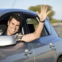 Autíčkář se ptá: Půjčovat nebo nepůjčovat auto?